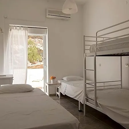 Armadoros / Backpackers 2* Chora d'Ios