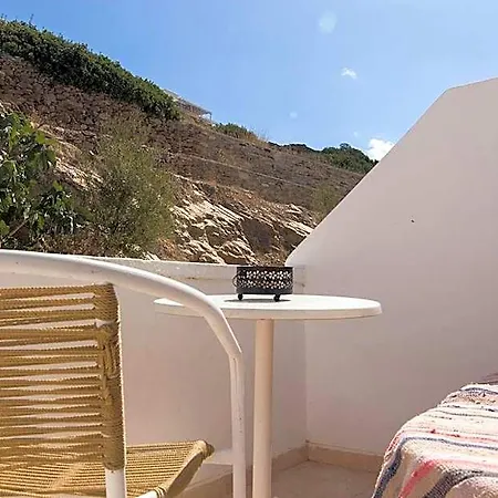 Hotel Armadoros / Backpackers 2*