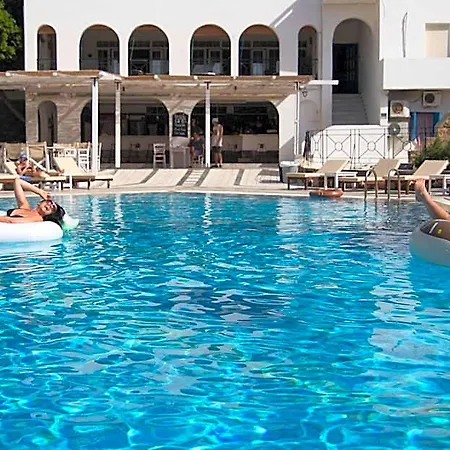 Armadoros / Backpackers Chora d'Ios
