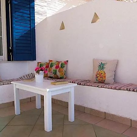 Hotel Armadoros / Backpackers
