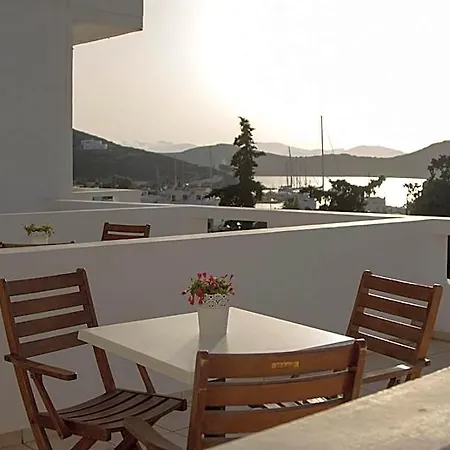Armadoros / Backpackers Chora d'Ios