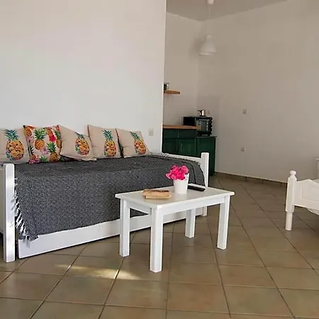 Hotel Armadoros / Backpackers 2*