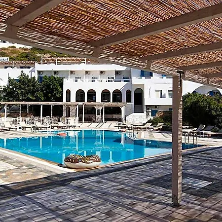 Armadoros / Backpackers Hotel 2*