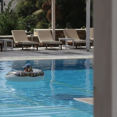 Armadoros / Backpackers Hotel 2*