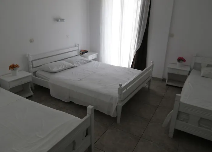 Hotell Armadoros / Backpackers Ios